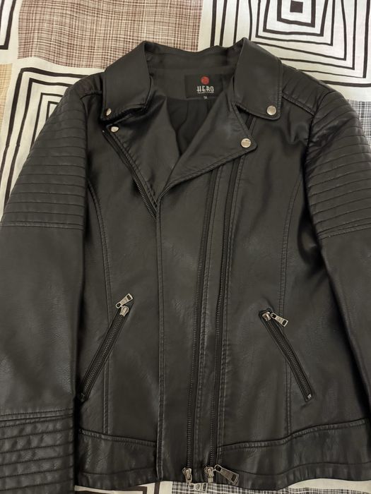 Косуха жіноча в гарному стані