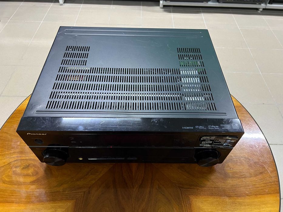 Amplituner Pioneer VSX-920, Audio Room