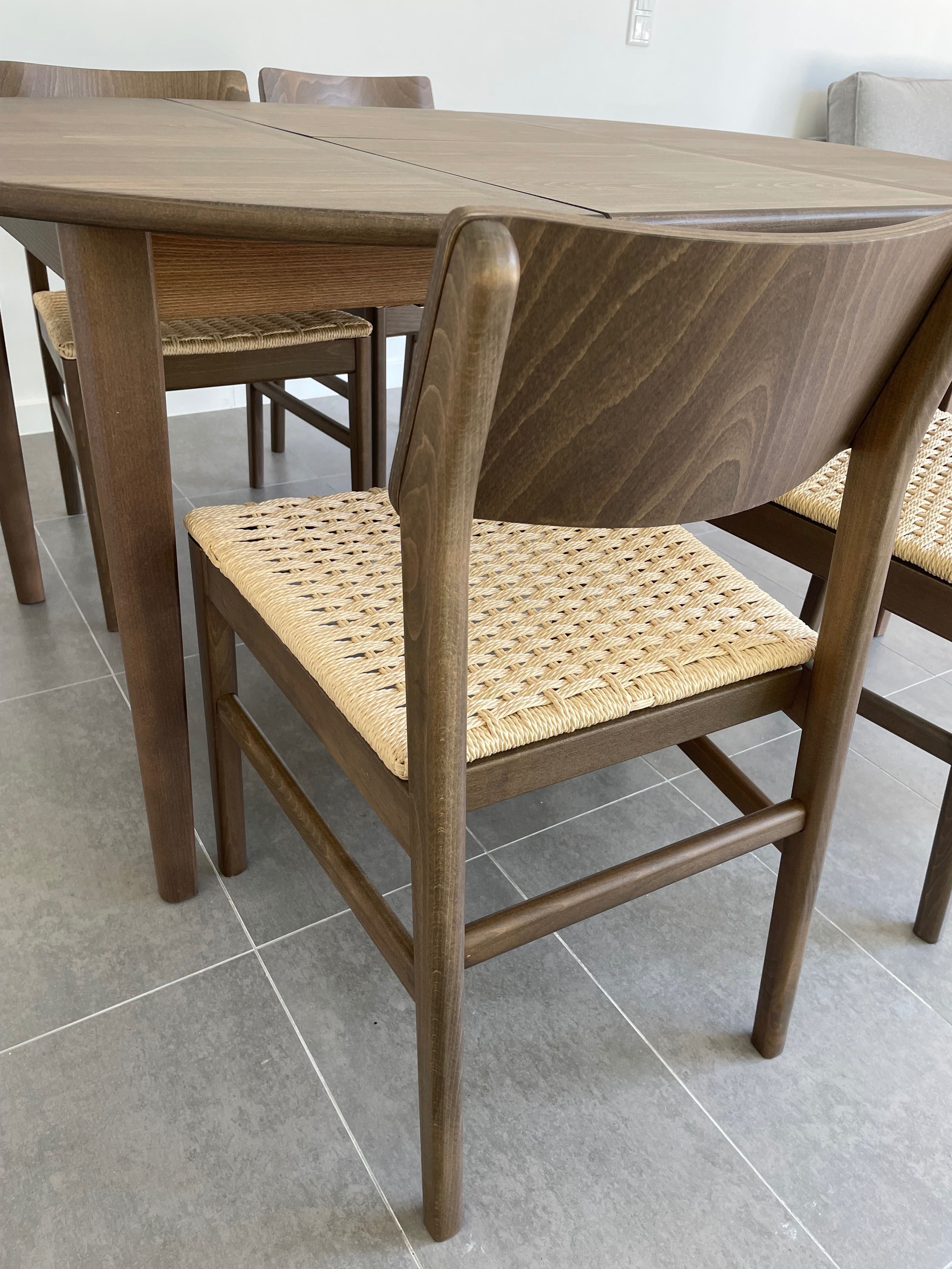 Mesa de sala e cadeiras SKANSNAS castanho faia