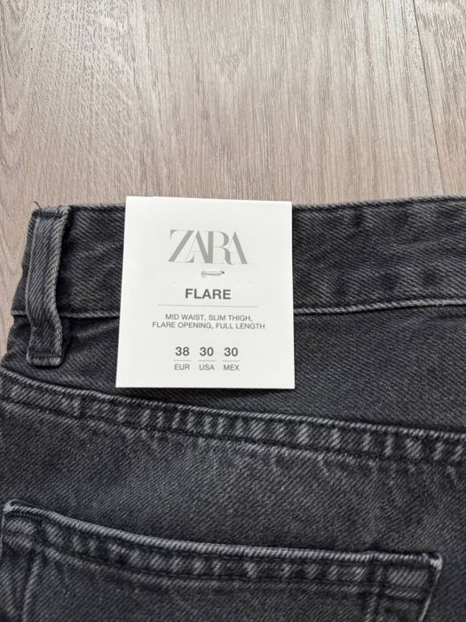 Джинсы Zara Flared Jeans