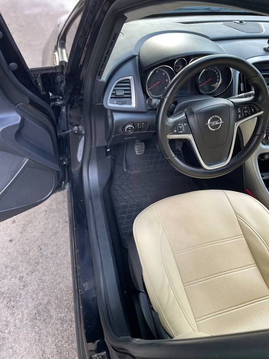 Opel Astra J, 2011 р.в