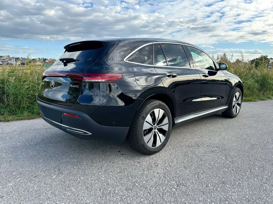 Mercedes-Benz EQC 400      2021