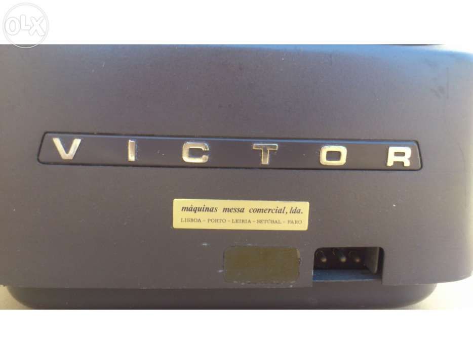 Máquina calculadora antiga victor