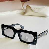Valentino prostokątne okulary miejskie przeciwsłoneczne  czarne szare