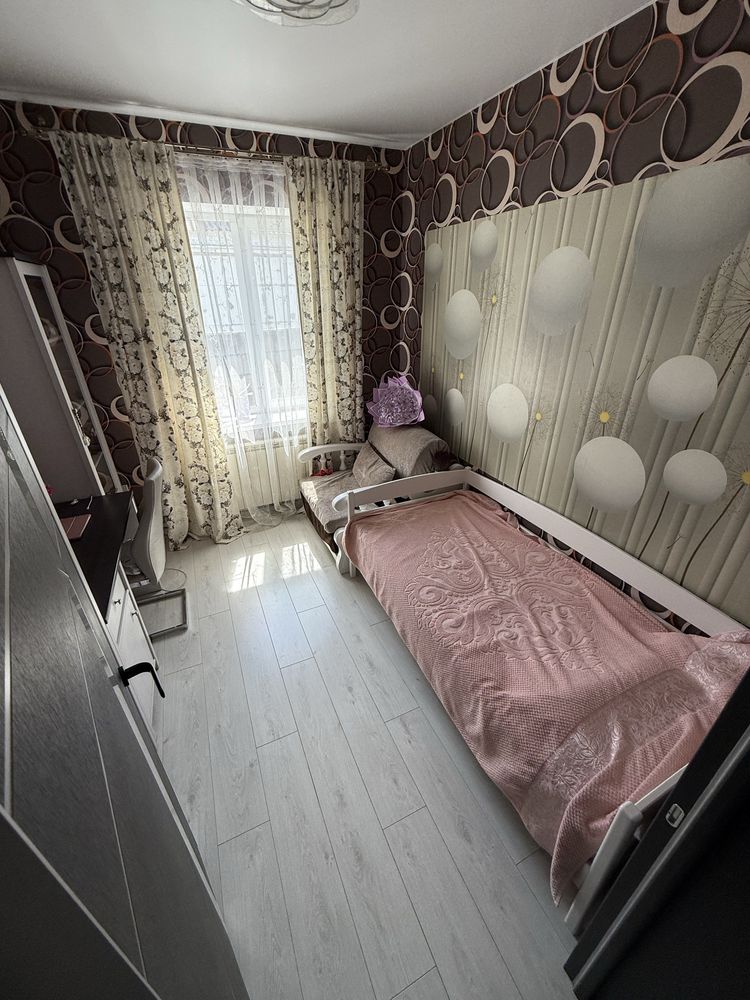 Продам дом 140 м2 в городе с участком 8 соток и гаражом 50 м2