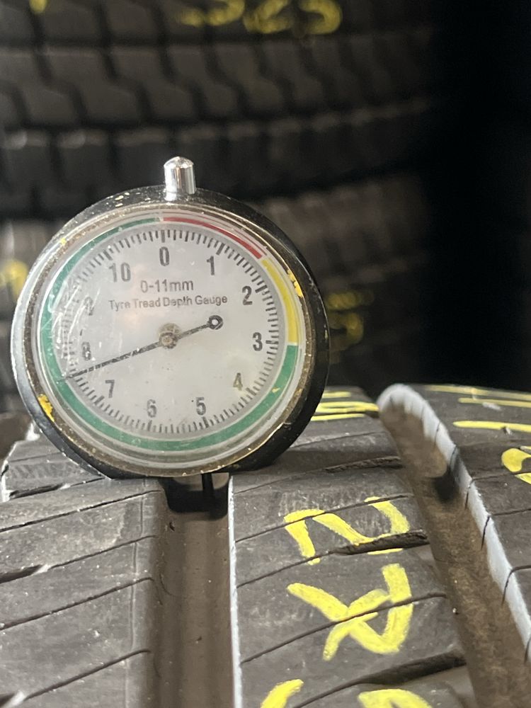 *Opony Michelin 235/65/16C para