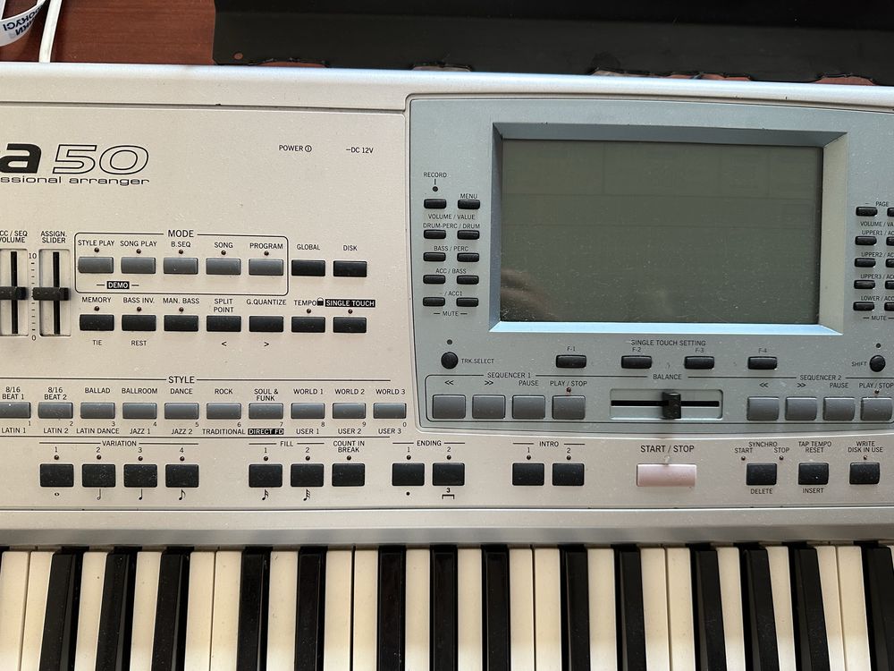 Korg PA-50 синтезатор