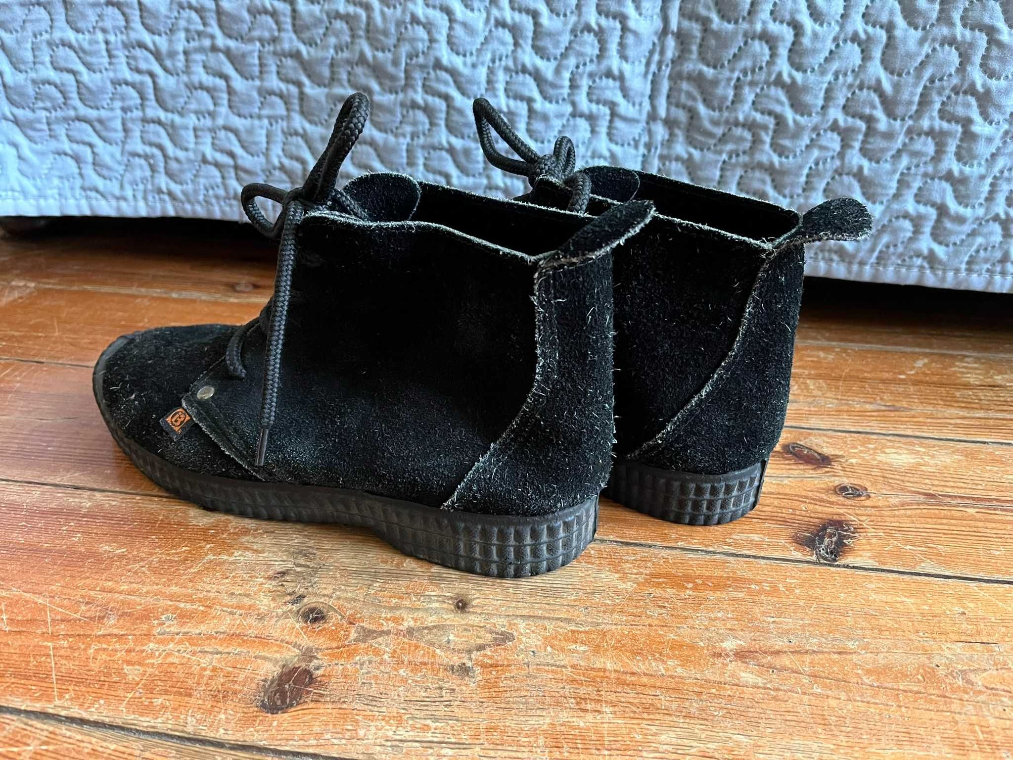 Sapatos de couro preto, tamanho 40, marca Bilsa da Costa Rica, unisex