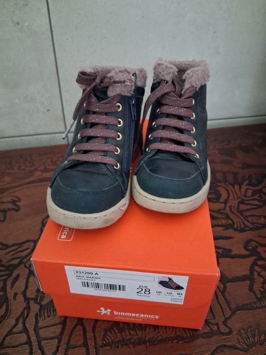 Botins biomecanics azul marinho tamanho 28