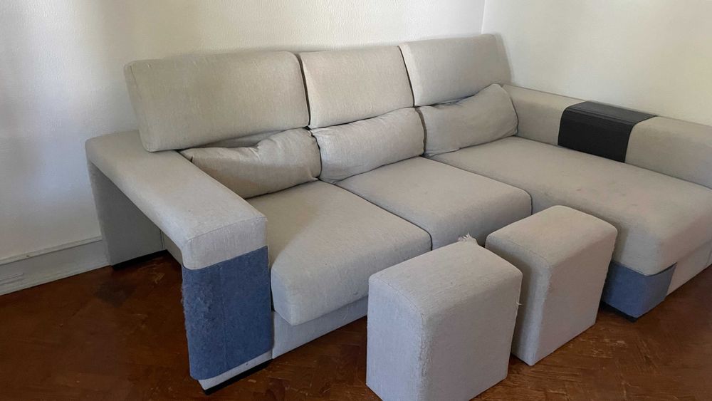 Sofá Cinzento 3 lugares com Chaise Longue e 2 Pufes