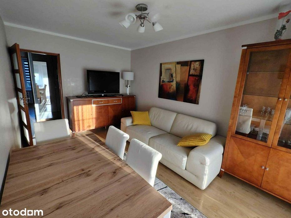 Mieszkanie 3-pokojowe os.Staszica z możliwością wynajęcia garażu.