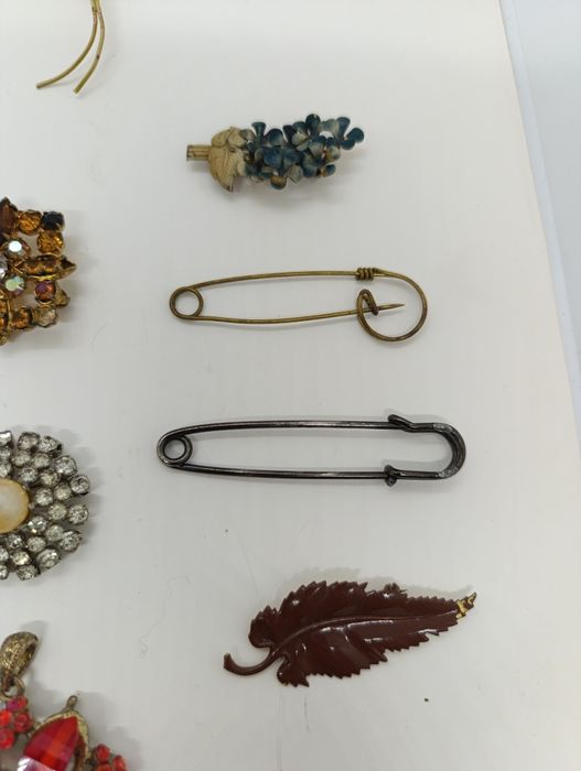 Радянська брошь брошка жіноча прикраса біжутерія СССР чехословацька