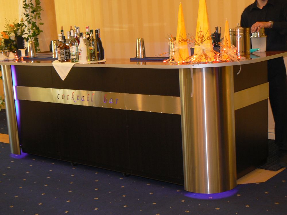 Bar modułowy mobilny wymiary 331,5 x 120 cm