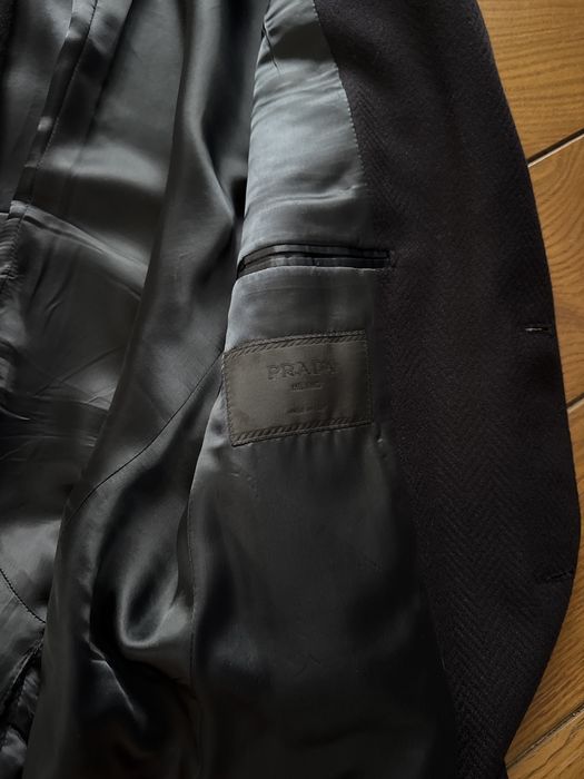 Продам мужское пальто оригинал Prada