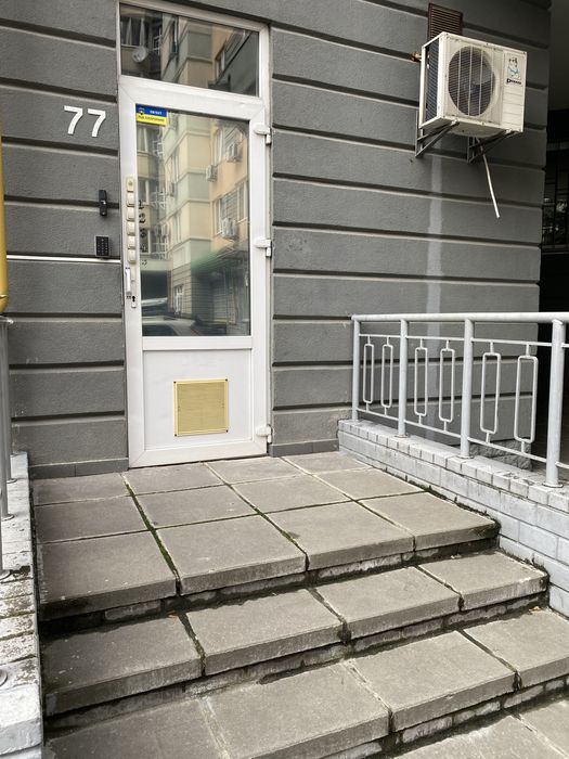 Кабинет офис 6м2 под маникюр склад юредический адрес  Левобережная