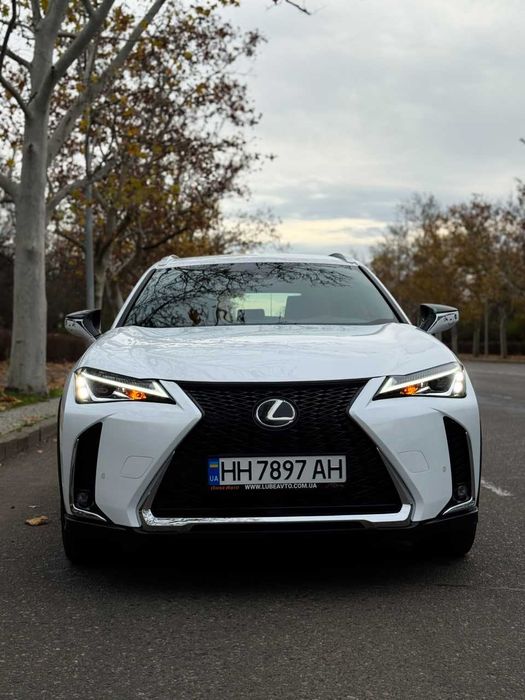Lexus UX 250H F-SPORT 2021