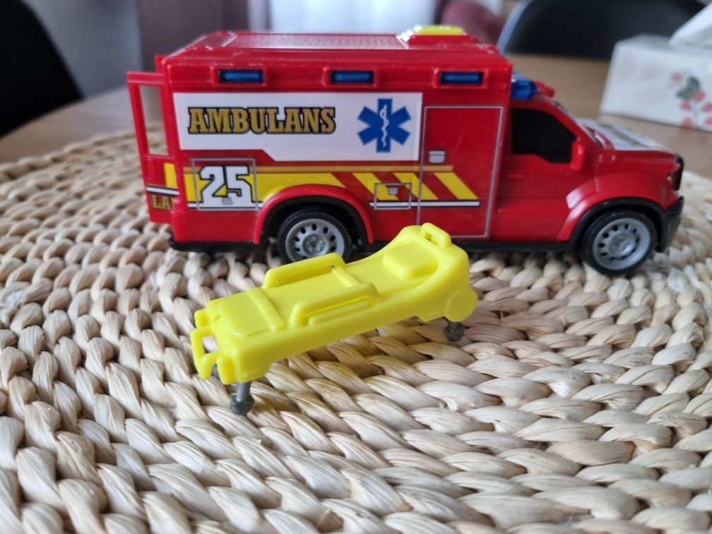 Dickie toys karetka pogotowia ambulans dźwięki światła