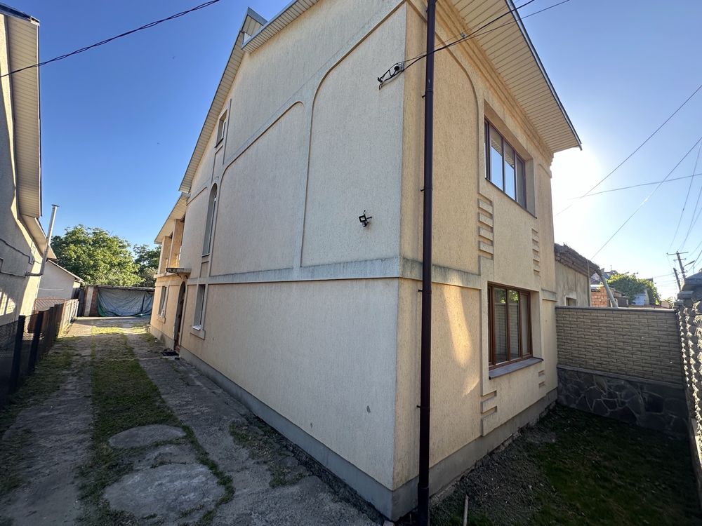 Продаж частини будинку з 3 кімнатами (вул. Кишинівська)