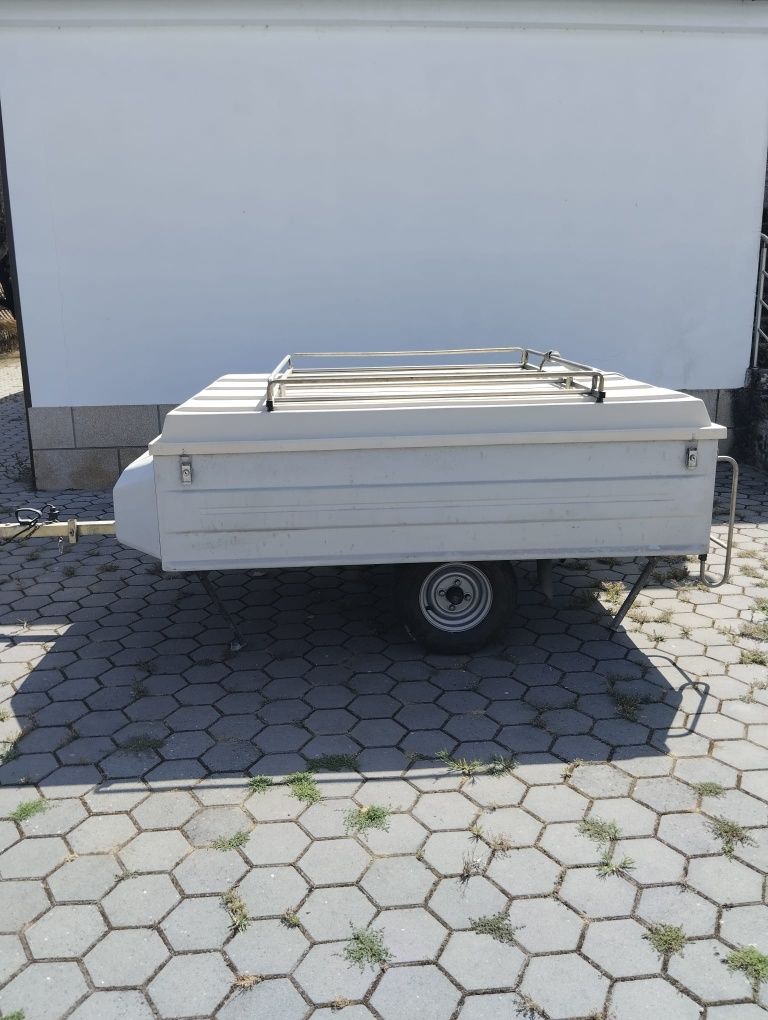 Atrelado auto tenda