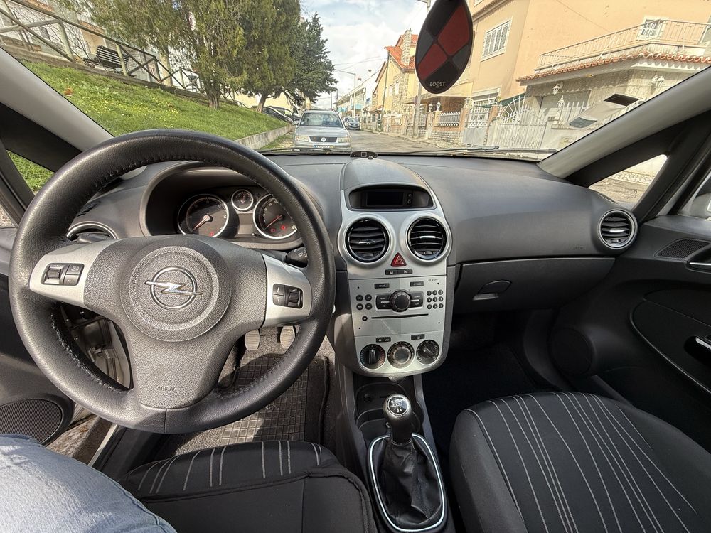 Vendo corsa 2010
