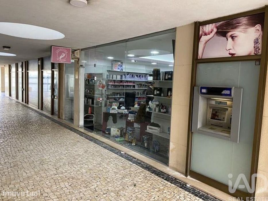 Loja / Estabelecimento Comercial em Espinho de 65,00 m2