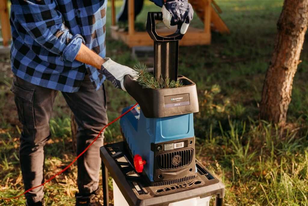 BLAUPUNKT Rozdrabniacz do gałęzi frezowy 2600W