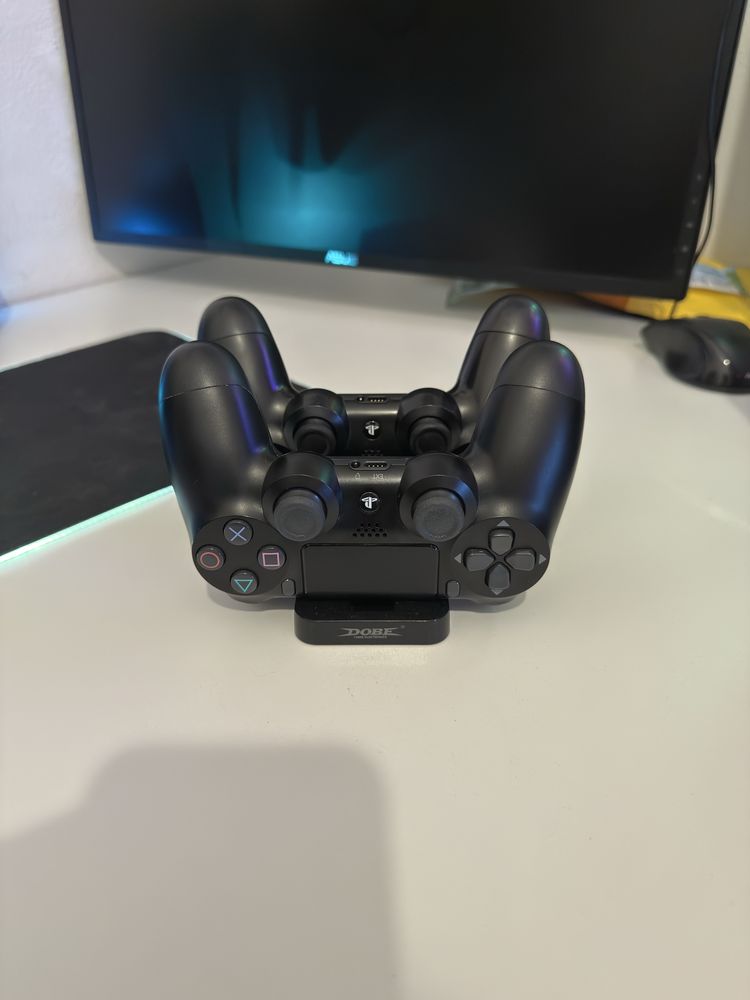 2 Comandos playstation 4 e base de carregamento
