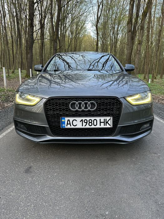 AUDI a4 b8 2.0 tfsi 2014 рік
