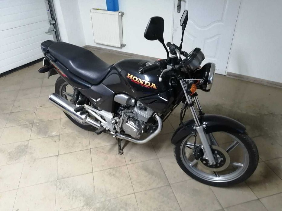 Motocykl Honda CBZ 125