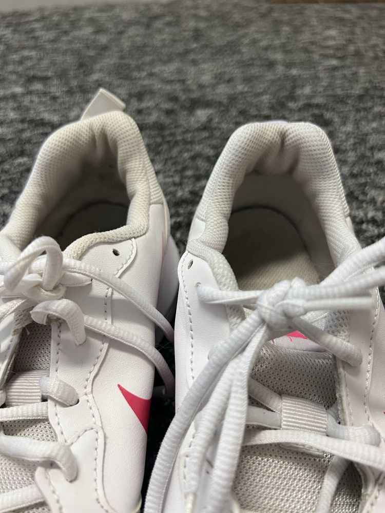 sprzedam buty Nike