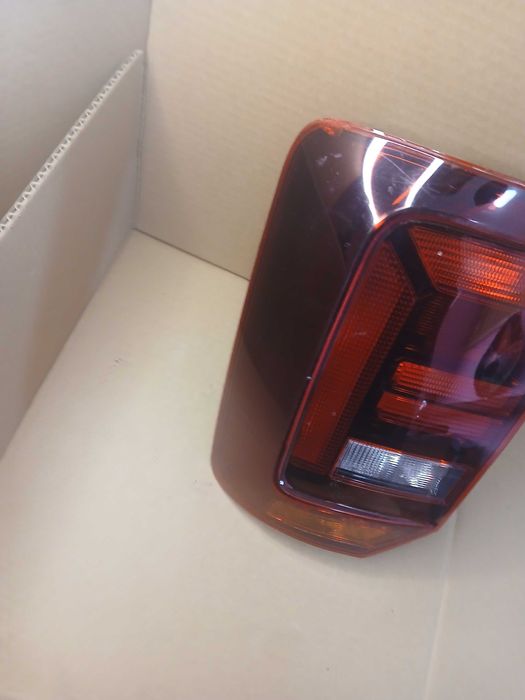 Lampa prawy tył VW Caddy IV