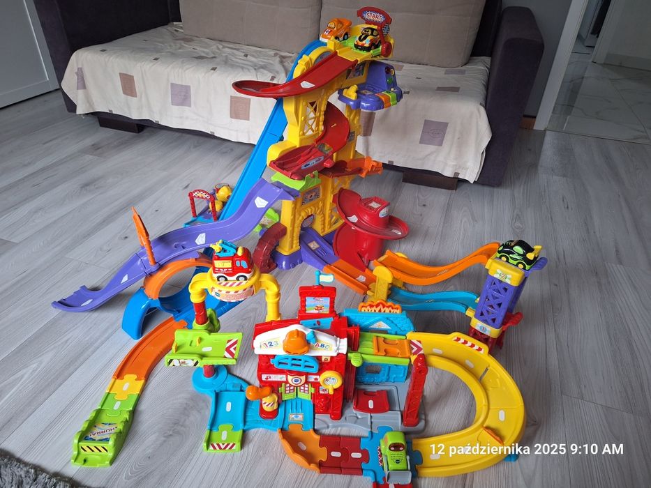 Vtech tor wyścigowy i remiza strażacka