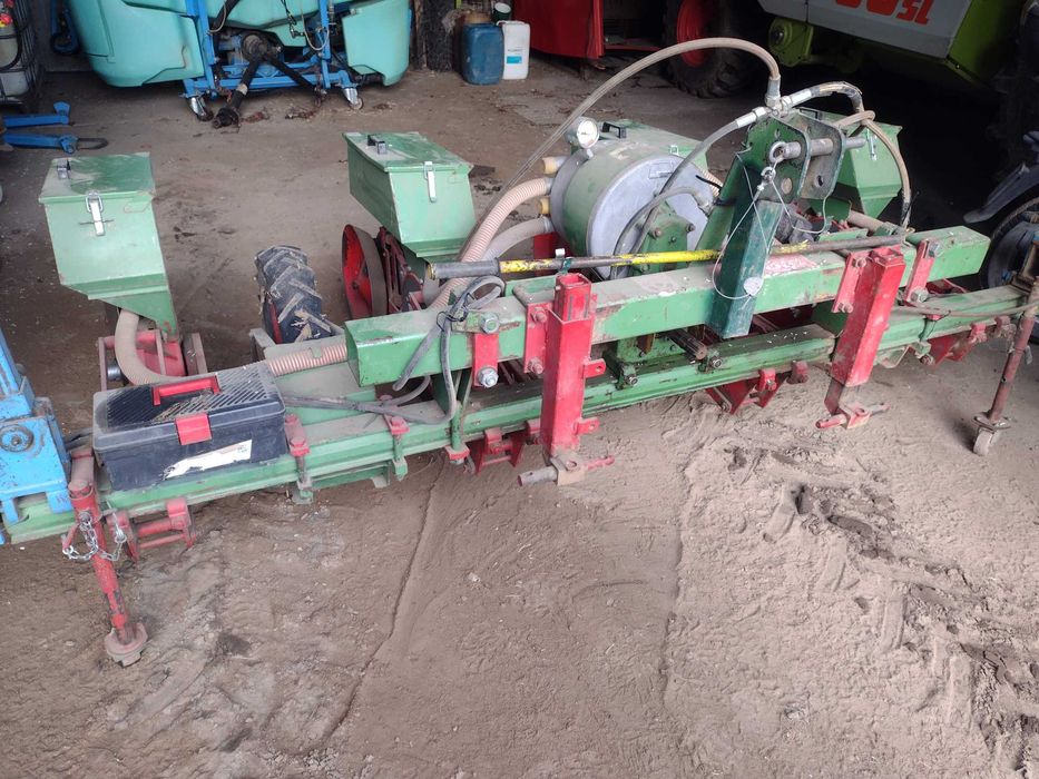 Siewnik do kukurydzy