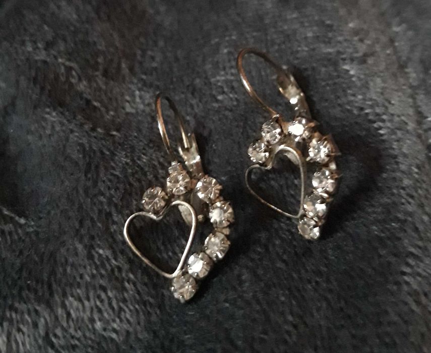 Милые сережки в виде сердечек