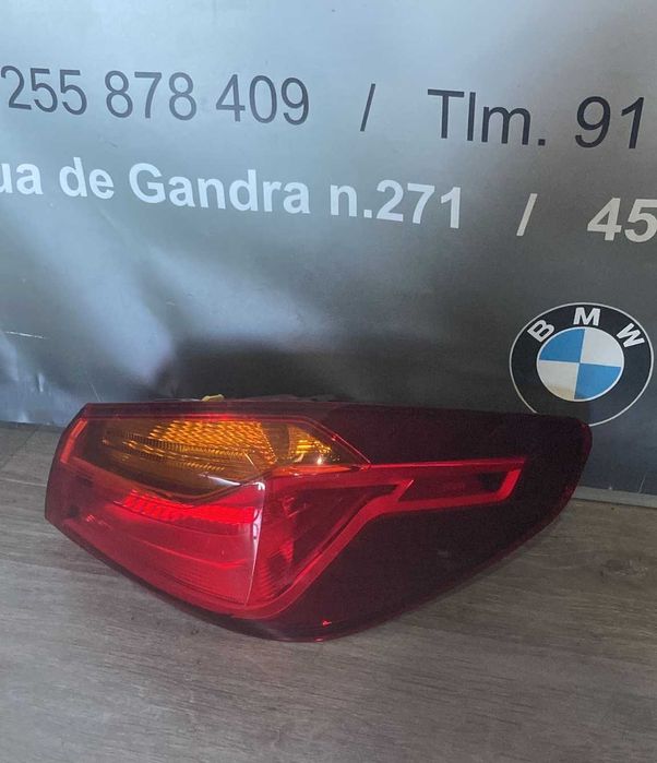 Farolim direito BMW F40