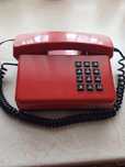 Czerwony telefon stacjonarny