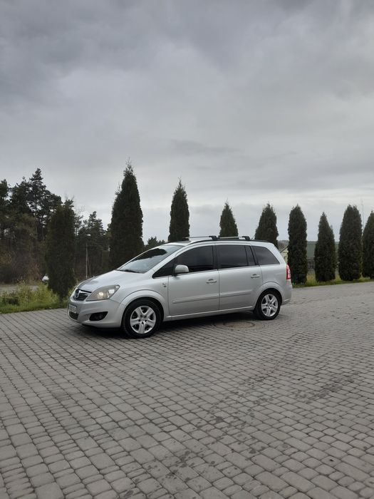 Opel  Zafira b 1.7 2010