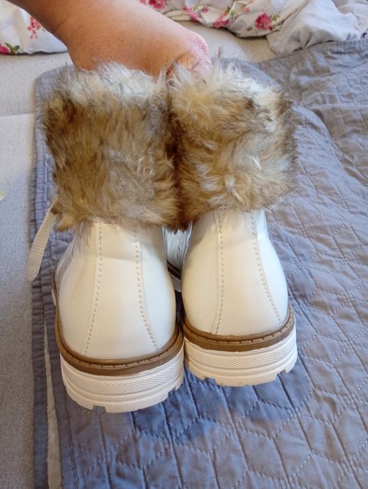 Botki damskie lakierowane 42