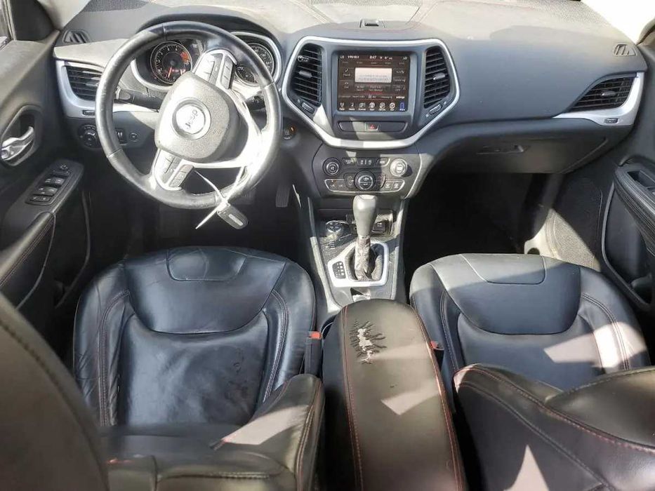 Бампер Jeep Cherokee розборка шрот