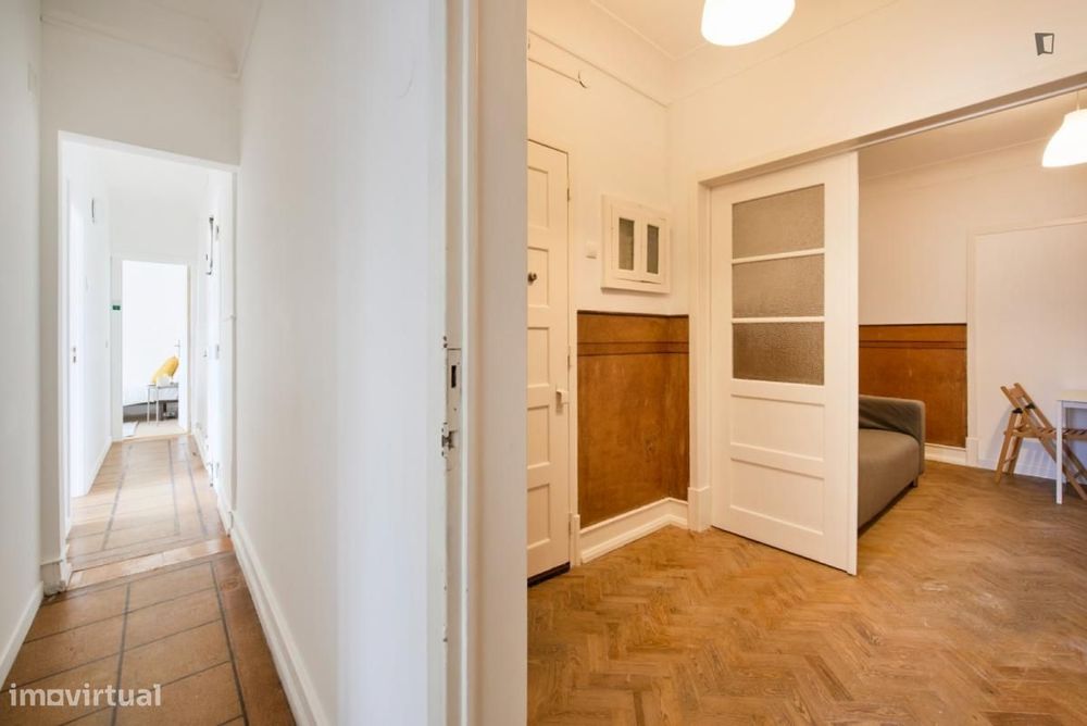 Quarto - localizado em Penha de França Lisbon