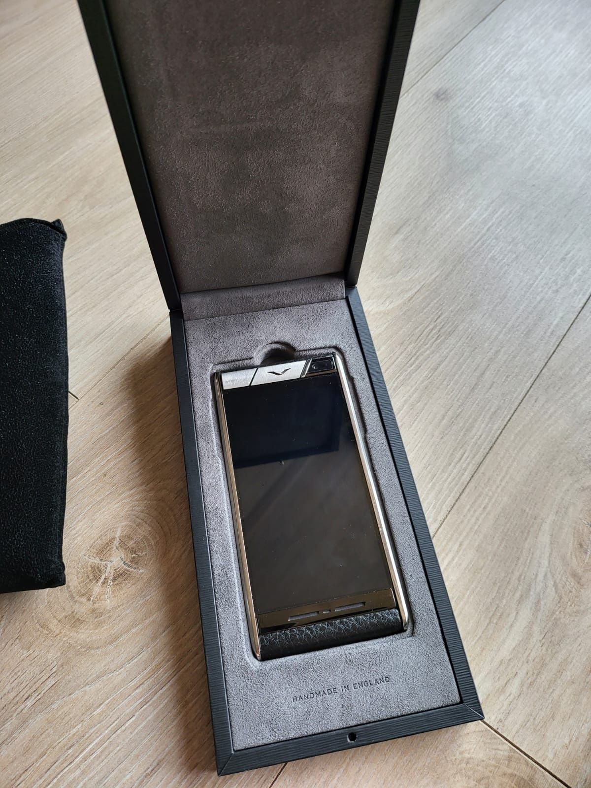 Телефон VERTU Aster