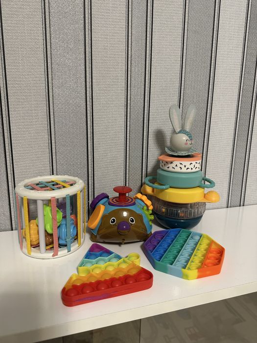 Продаю набір дитячих іграшок 0-3 роки