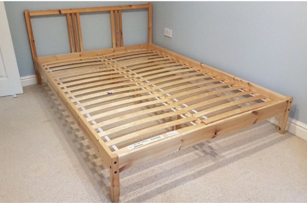 Estrutra de cama de casal Ikea FJELLSE com colchão