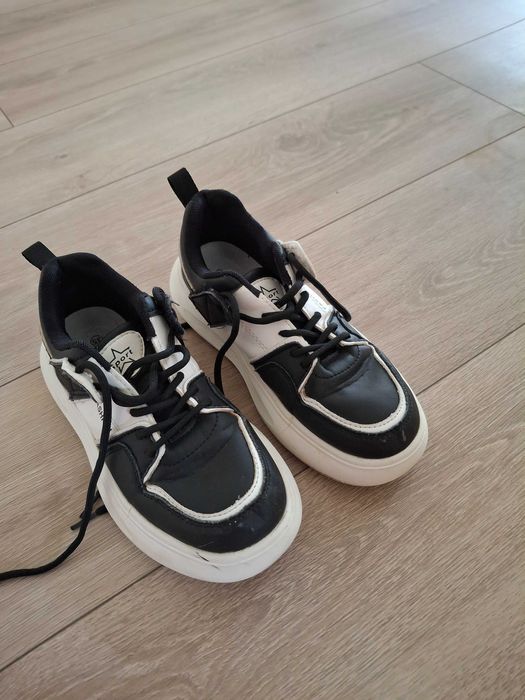 Кросівки осінь, весна, 35 р