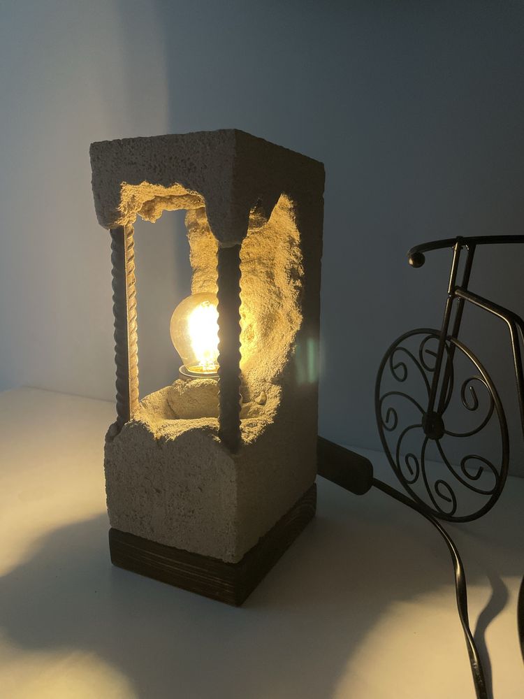 Ręcznie robiona lampka handmade  beton drewno stal