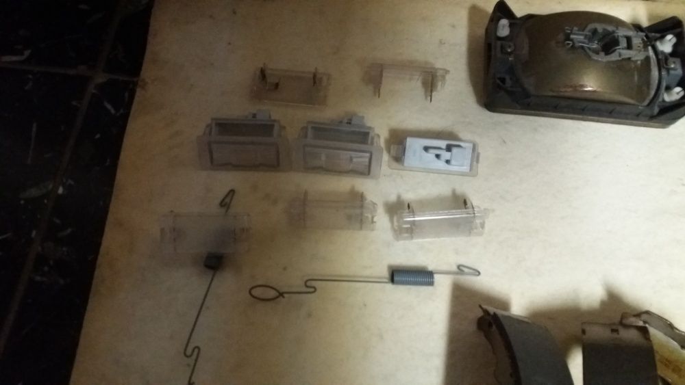 Miscelânea de artigos automóvel