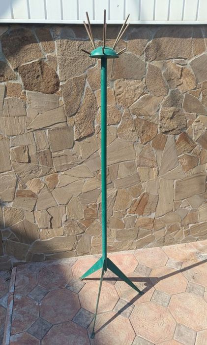 Вішалка для одягу