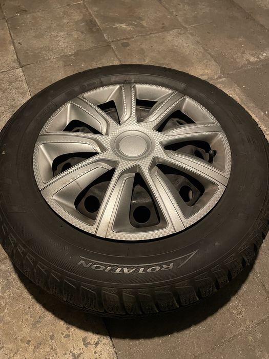 Opony zimowe z felgami 4 sztuki