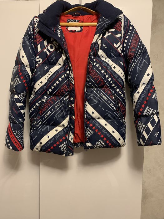 Продам пуховик TOMmY JEANS
