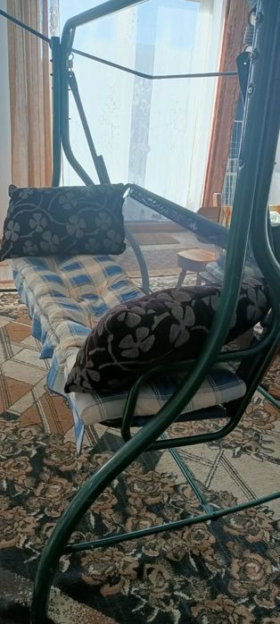 Huśtawka ogrodowa 3 osobowa z materacem stalowa konstrukcja zielona